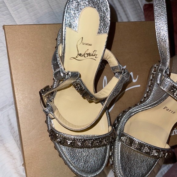 Stunning brand new never worn Christian Louboutin - Picture 3 of 8